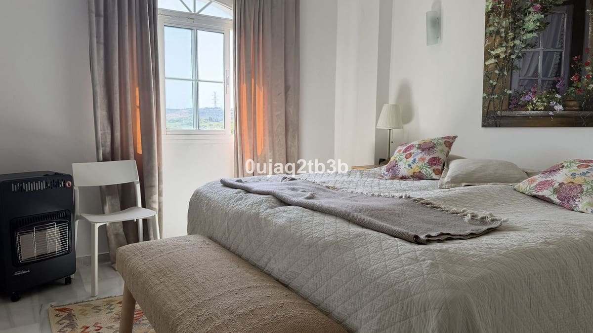 2 chambre Appartement à vendre à Estepona avec piscine garage - 325 000 € (Ref: 9789437)