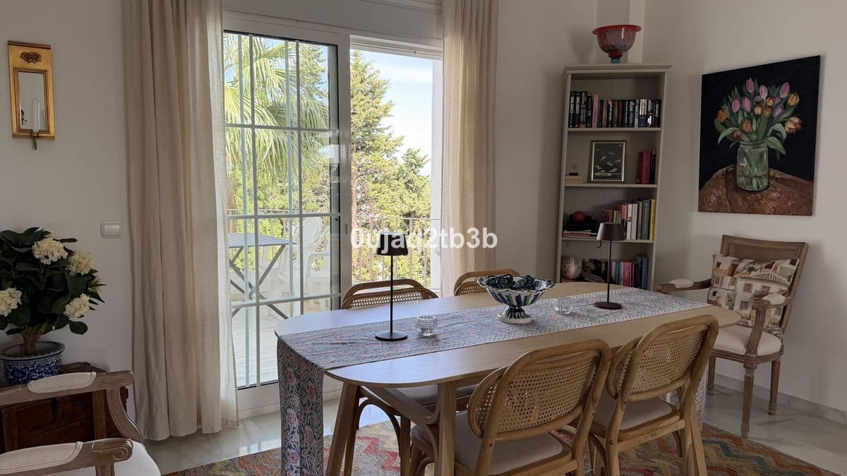 2 chambre Appartement à vendre à Estepona avec piscine garage - 325 000 € (Ref: 9789437)