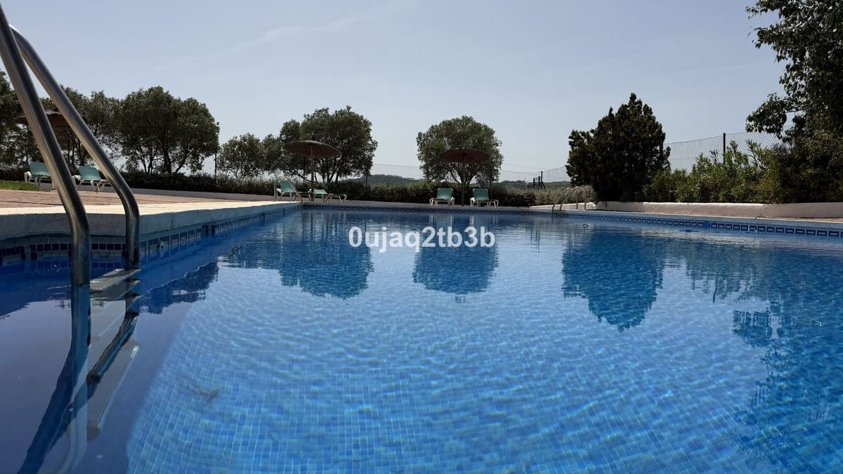 2 chambre Appartement à vendre à Estepona avec piscine garage - 325 000 € (Ref: 9789437)