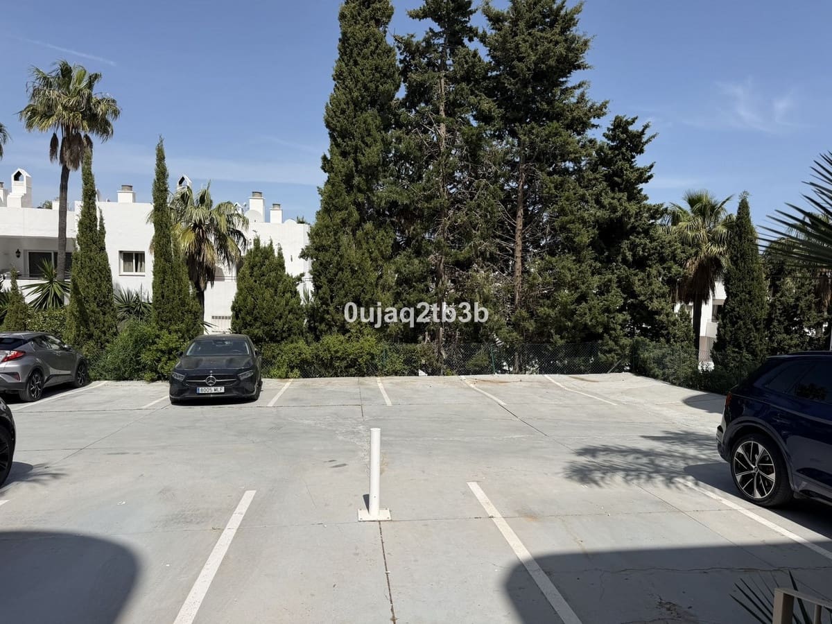 2 chambre Appartement à vendre à Estepona avec piscine garage - 325 000 € (Ref: 9789437)