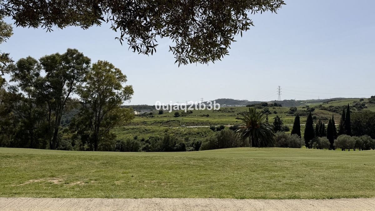 2 chambre Appartement à vendre à Estepona avec piscine garage - 325 000 € (Ref: 9789437)