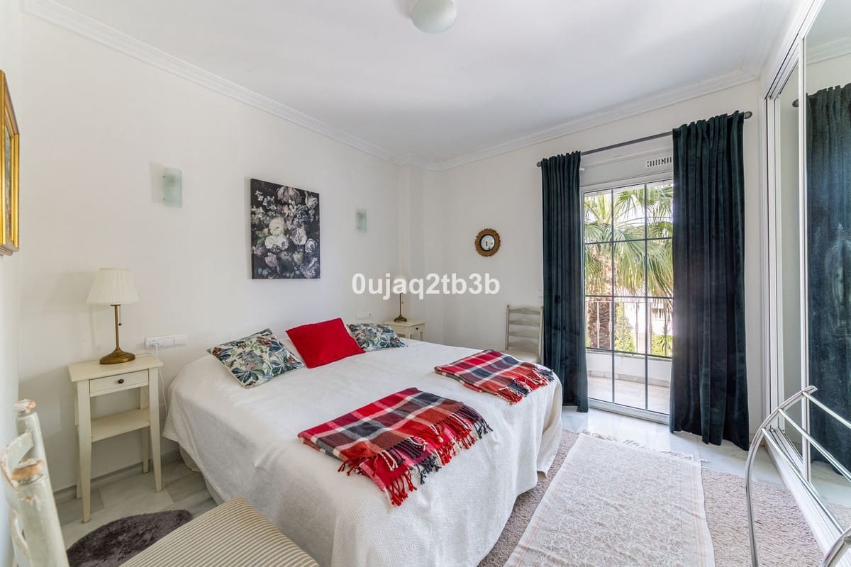 2 bedroom Apartment for sale in Estepona with pool garage - € 325,000 (Ref: 9789437)