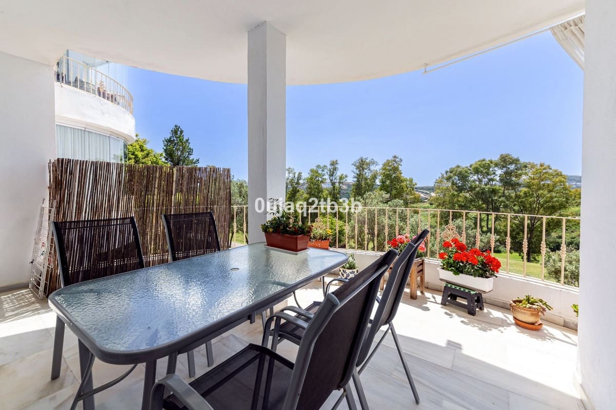 2 bedroom Apartment for sale in Estepona with pool garage - € 325,000 (Ref: 9789437)
