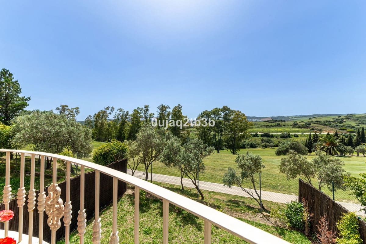 2 bedroom Apartment for sale in Estepona with pool garage - € 325,000 (Ref: 9789437)