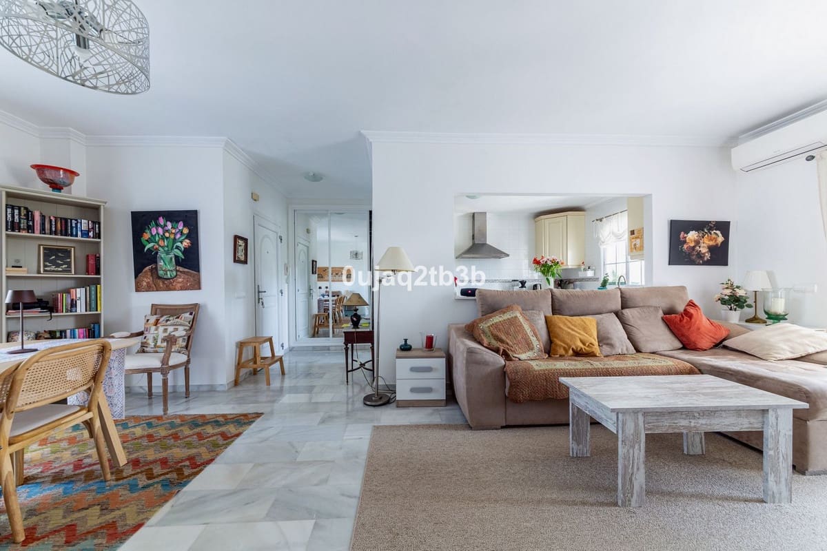 2 bedroom Apartment for sale in Estepona with pool garage - € 325,000 (Ref: 9789437)