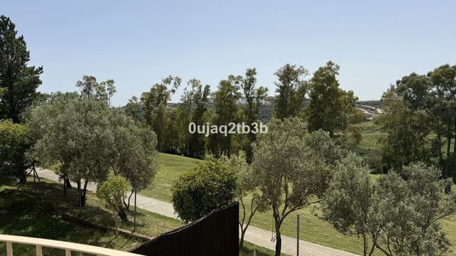 2 sypialnia Apartament na sprzedaż w Estepona Golf, Estepona z basenem garażem - 325 000 € (Ref: 9789437)