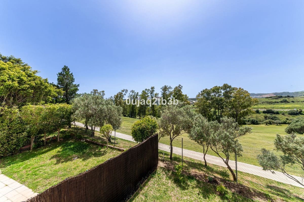 2 bedroom Apartment for sale in Estepona with pool garage - € 325,000 (Ref: 9789437)