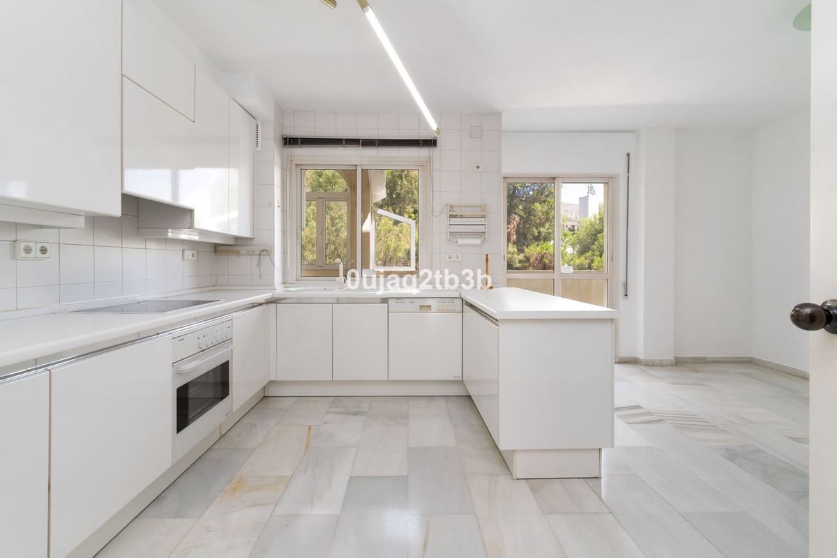 4 camera da letto Attico in vendita in Marbella con garage - 779.500 € (Rif: 9829776)