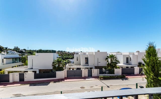 Maison de Ville de 4 chambres à louer à Malaga ville avec piscine garage - 4 000 € (Ref: 9844408)