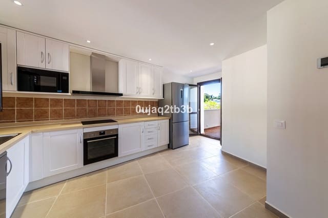 Maison de Ville de 4 chambres à louer à Malaga ville avec piscine garage - 4 000 € (Ref: 9844408)