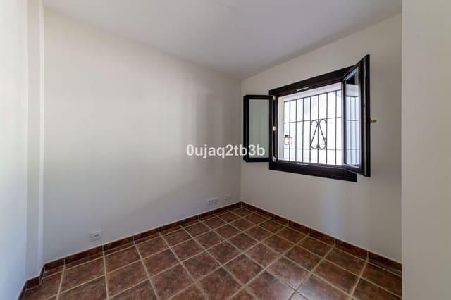 Maison de Ville de 4 chambres à louer à Malaga ville avec piscine garage - 4 000 € (Ref: 9844408)