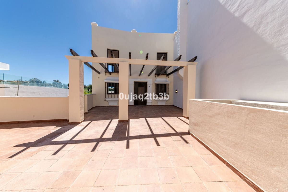 Maison de Ville de 4 chambres à louer à Malaga ville avec piscine garage - 4 000 € (Ref: 9844408)