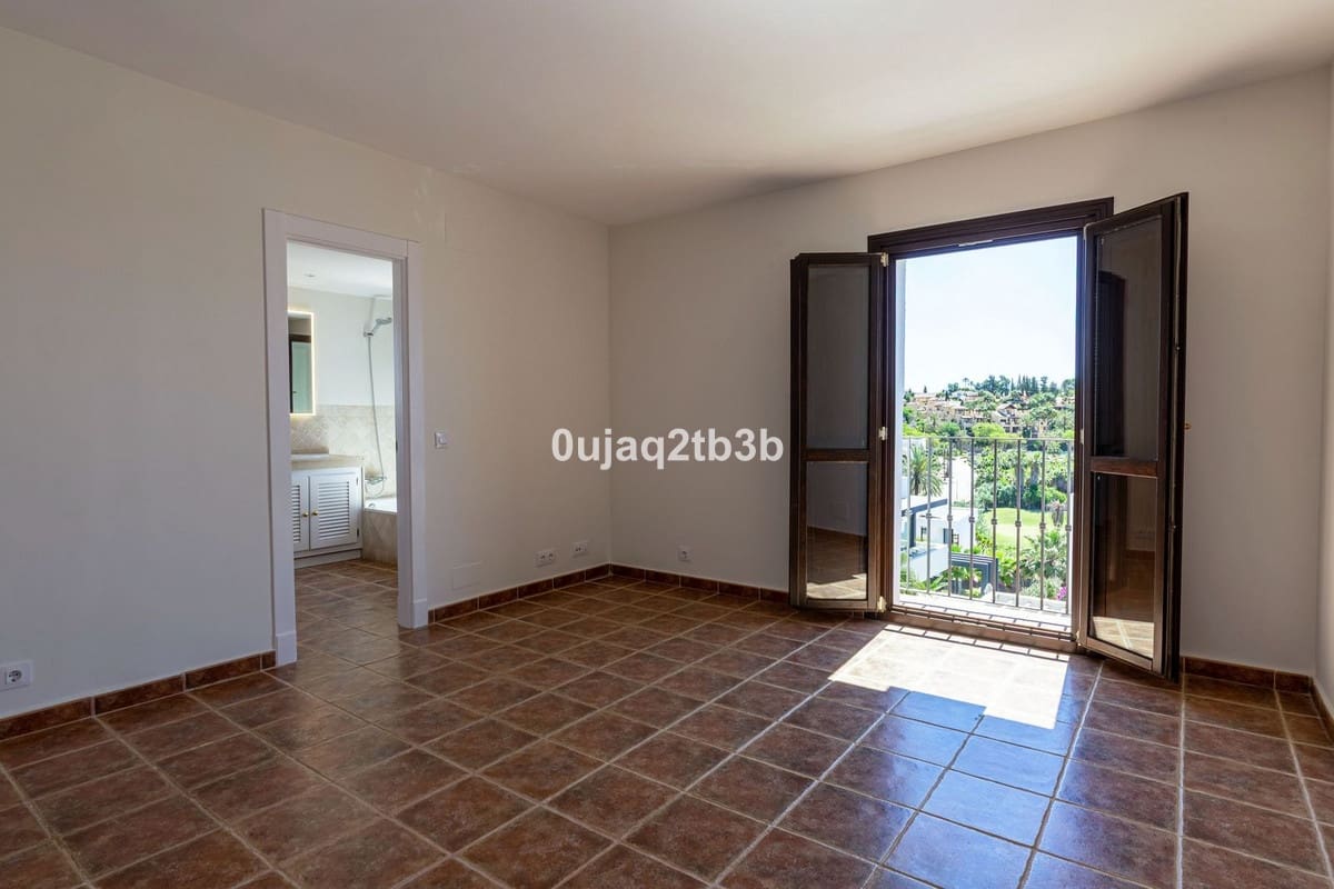 Maison de Ville de 4 chambres à louer à Malaga ville avec piscine garage - 4 000 € (Ref: 9844408)