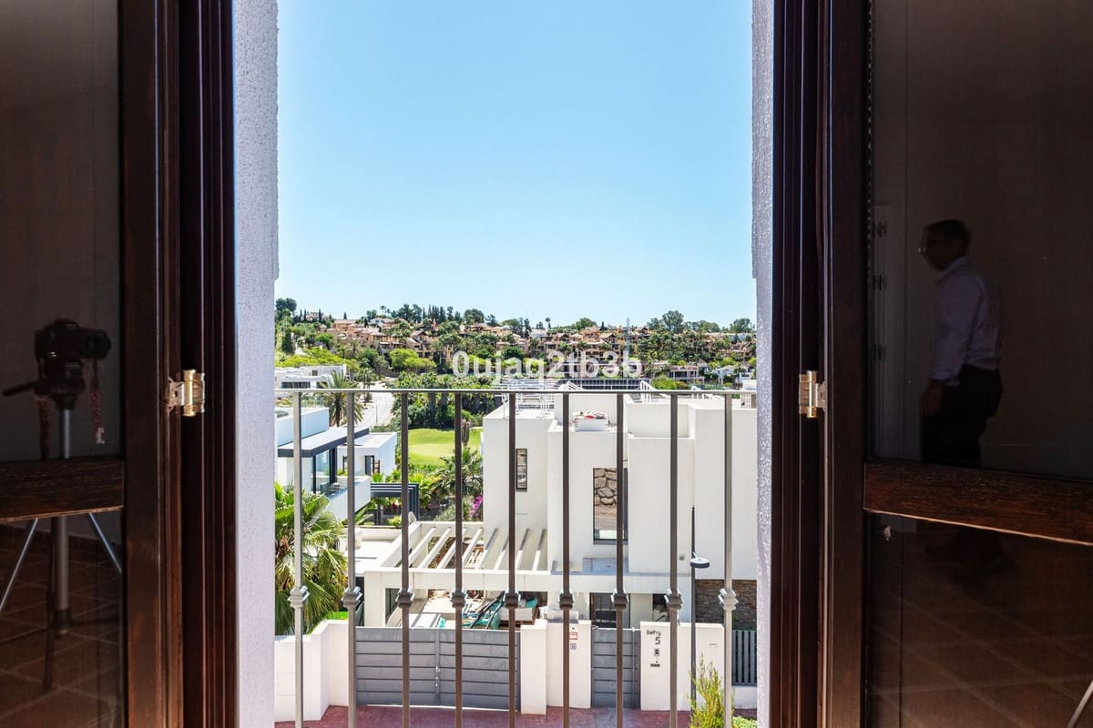 Maison de Ville de 4 chambres à louer à Malaga ville avec piscine garage - 4 000 € (Ref: 9844408)