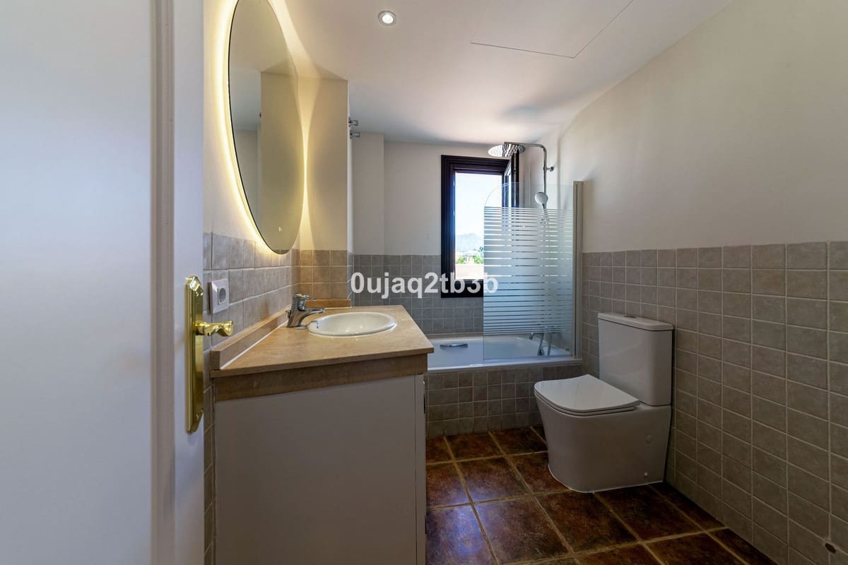 Maison de Ville de 4 chambres à louer à Malaga ville avec piscine garage - 4 000 € (Ref: 9844408)