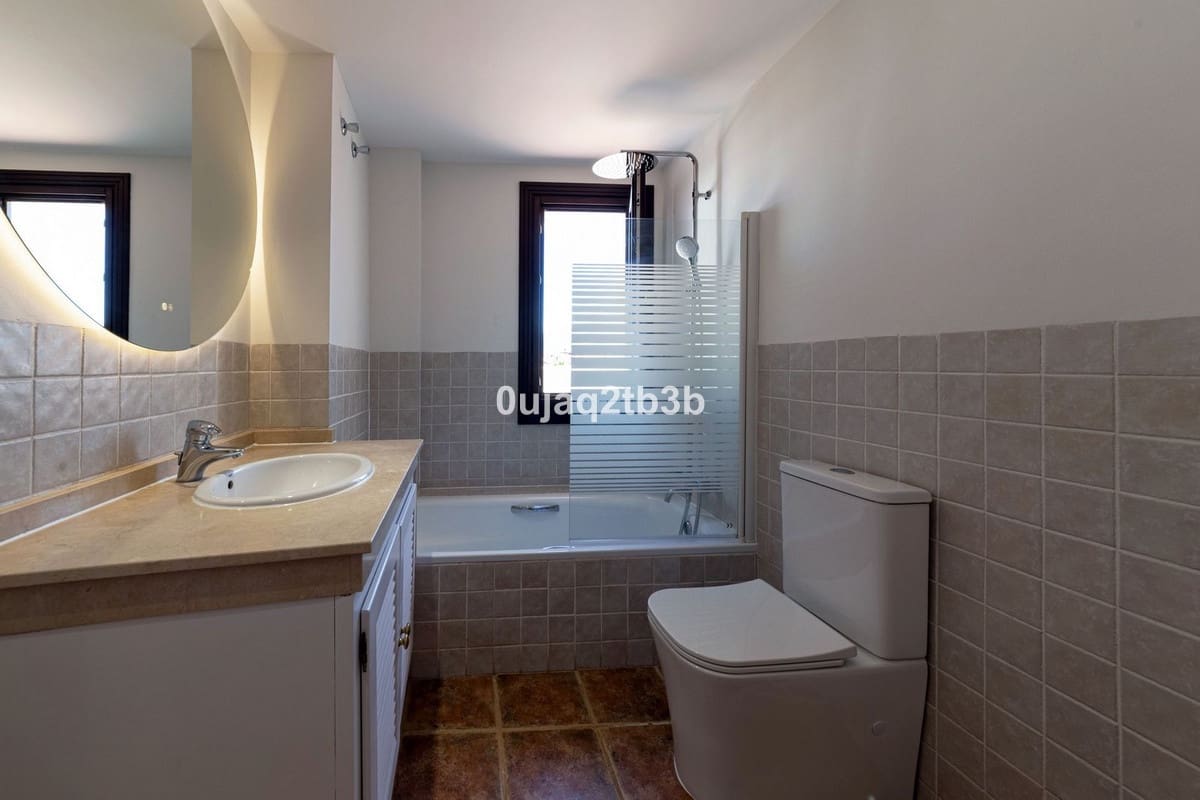 Maison de Ville de 4 chambres à louer à Malaga ville avec piscine garage - 4 000 € (Ref: 9844408)