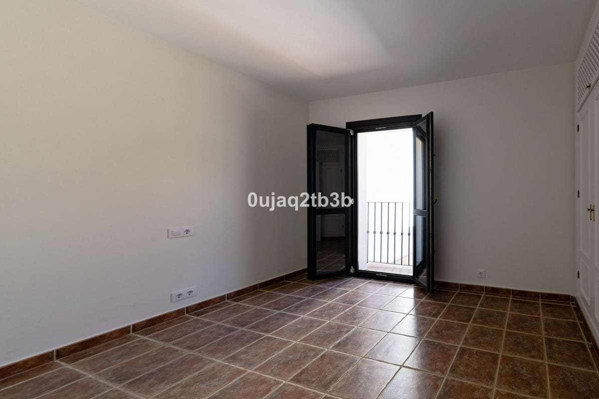 Maison de Ville de 4 chambres à louer à Malaga ville avec piscine garage - 4 000 € (Ref: 9844408)
