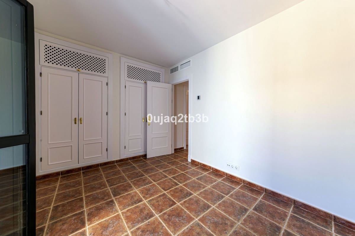 Maison de Ville de 4 chambres à louer à Malaga ville avec piscine garage - 4 000 € (Ref: 9844408)