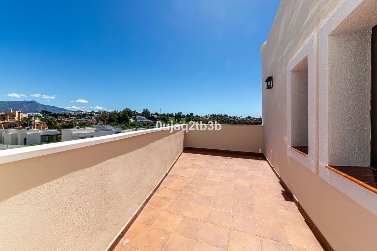 Maison de Ville de 4 chambres à louer à Malaga ville avec piscine garage - 4 000 € (Ref: 9844408)