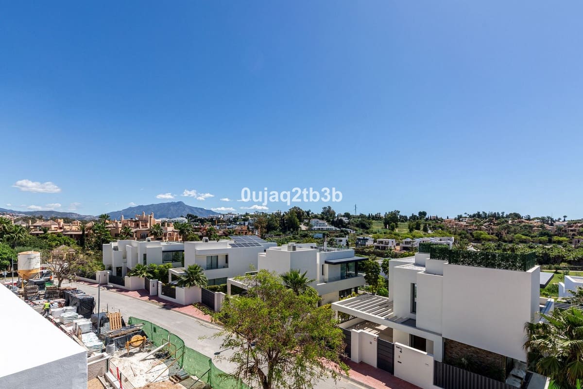 Maison de Ville de 4 chambres à louer à Malaga ville avec piscine garage - 4 000 € (Ref: 9844408)
