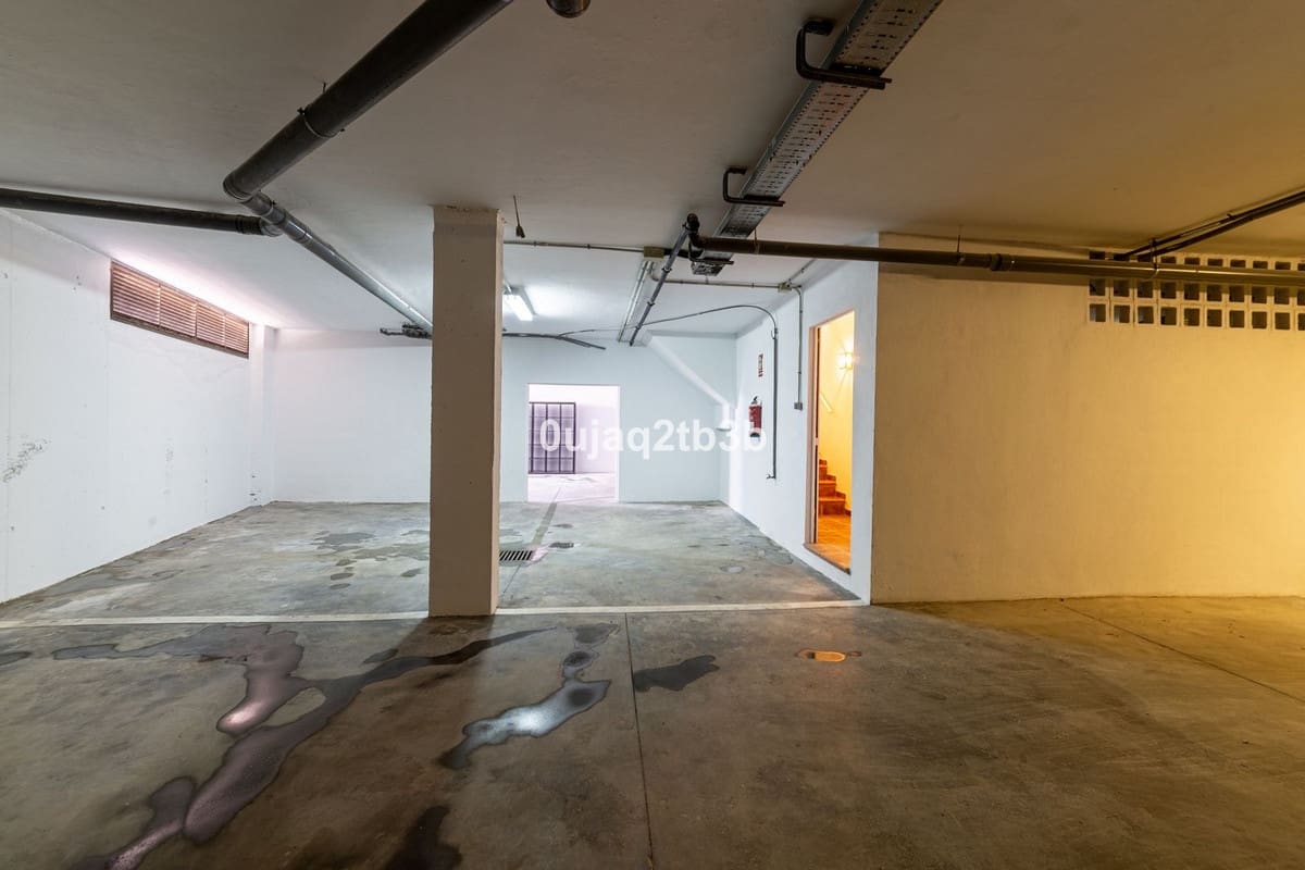 Maison de Ville de 4 chambres à louer à Malaga ville avec piscine garage - 4 000 € (Ref: 9844408)