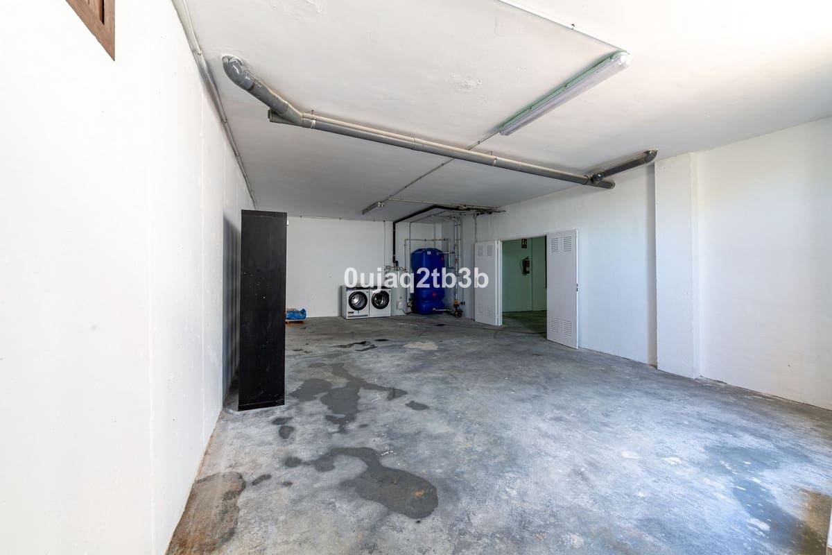 Maison de Ville de 4 chambres à louer à Malaga ville avec piscine garage - 4 000 € (Ref: 9844408)