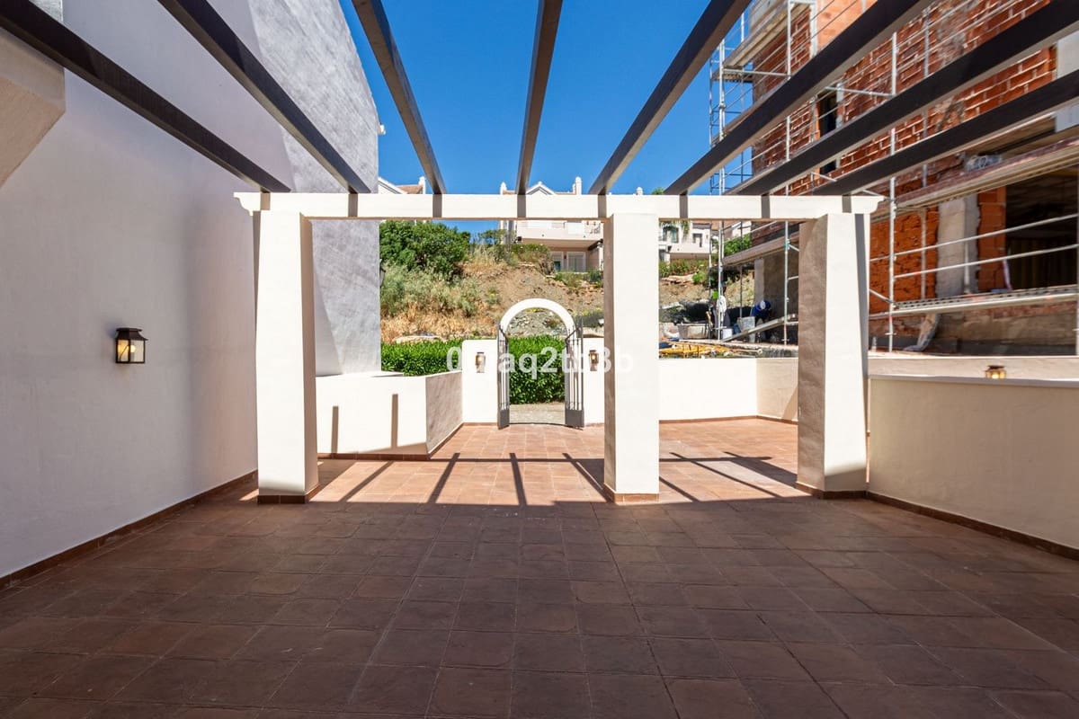 Maison de Ville de 4 chambres à louer à Malaga ville avec piscine garage - 4 000 € (Ref: 9844408)