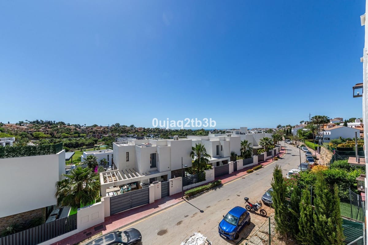 Maison de Ville de 4 chambres à louer à Malaga ville avec piscine garage - 4 000 € (Ref: 9844408)