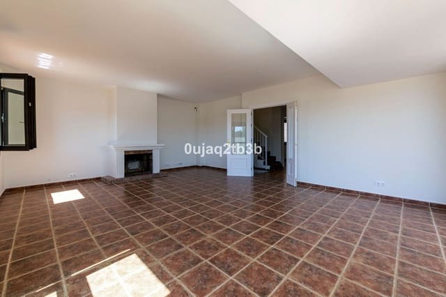 Maison de Ville de 4 chambres à louer à Malaga ville avec piscine garage - 4 000 € (Ref: 9844408)