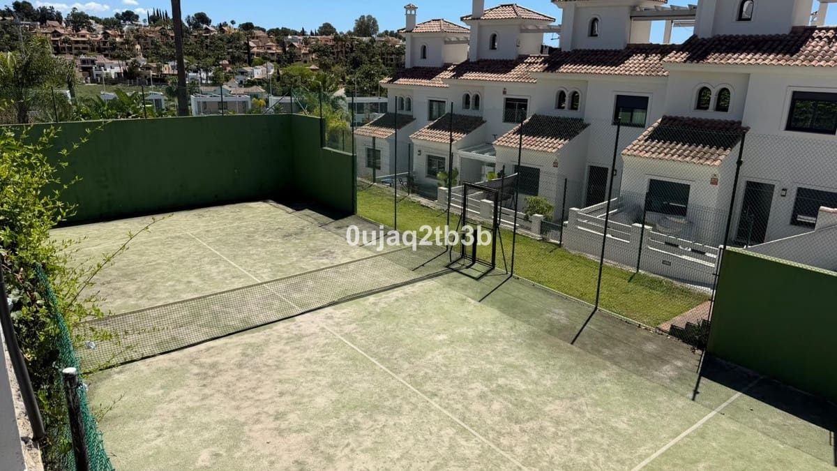 Maison de Ville de 4 chambres à louer à Malaga ville avec piscine garage - 4 000 € (Ref: 9844408)