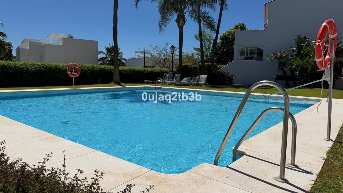 Maison de Ville de 4 chambres à louer à Malaga ville avec piscine garage - 4 000 € (Ref: 9844408)