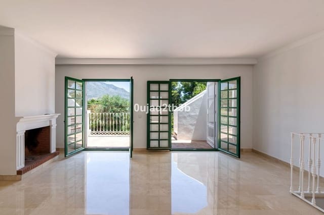 3 makuuhuone Omakotitalo vuokrattavana paikassa Aloha Golf, Marbella mukana uima-altaan 
autotalli - 3 500 € (Ref: 9944349)