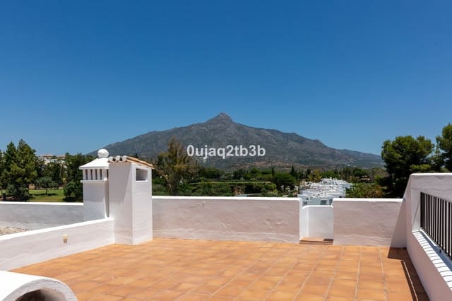 3 makuuhuone Omakotitalo vuokrattavana paikassa Aloha Golf, Marbella mukana uima-altaan 
autotalli - 3 500 € (Ref: 9944349)