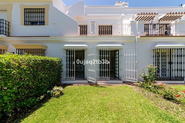 3 makuuhuone Omakotitalo vuokrattavana paikassa Aloha Golf, Marbella mukana uima-altaan 
autotalli - 3 500 € (Ref: 9944349)