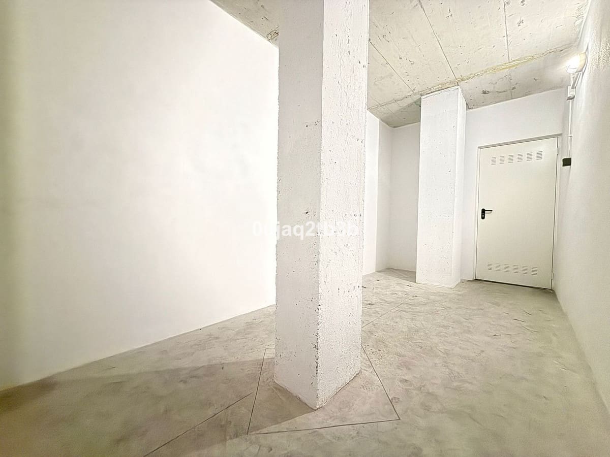 1 bedroom Commercial for rent in San Pedro de Alcantara with garage - € 295 (Ref: 9991988)