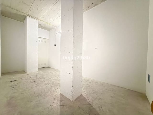 1 bedroom Commercial for rent in San Pedro de Alcantara, Marbella with garage - € 295 (Ref: 9991988)