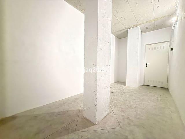 1 bedroom Commercial for rent in San Pedro de Alcantara, Marbella with garage - € 295 (Ref: 9991988)