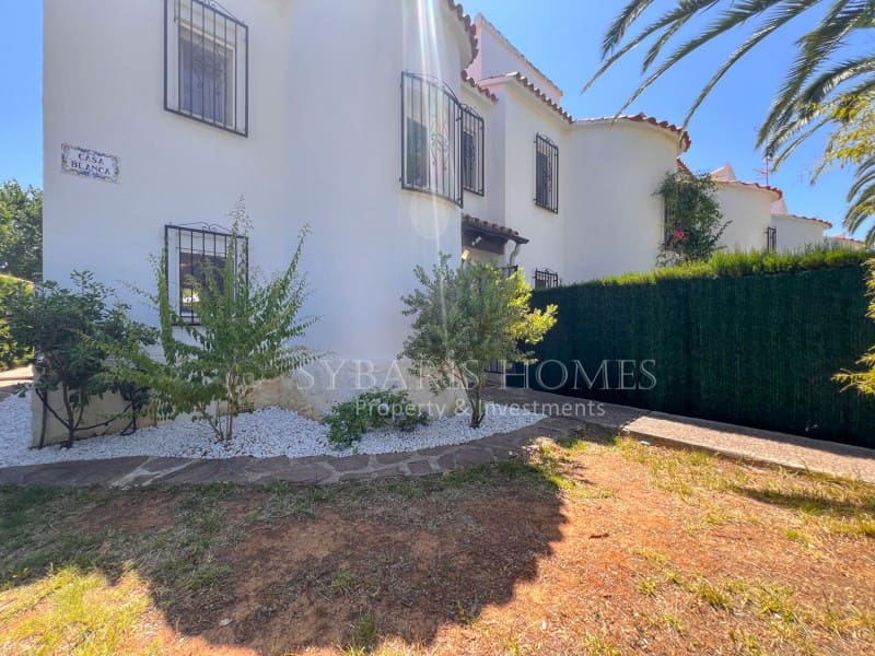 Casa de 3 habitaciones en Dénia en venta con piscina - 399.900 € (Ref: 10003617)
