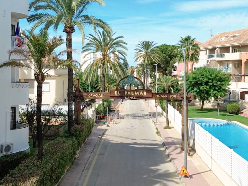 Casa de 3 habitaciones en Dénia en venta con piscina - 399.900 € (Ref: 10003617)