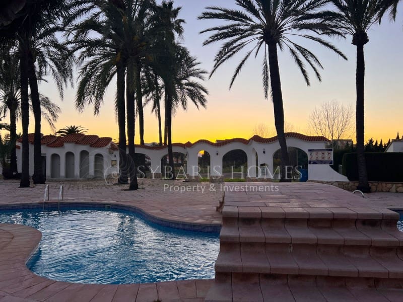 Casa de 3 habitaciones en Dénia en venta con piscina - 399.900 € (Ref: 10003617)