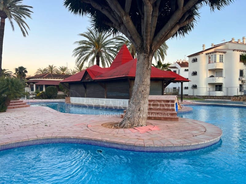 Casa de 3 habitaciones en Dénia en venta con piscina - 399.900 € (Ref: 10003617)