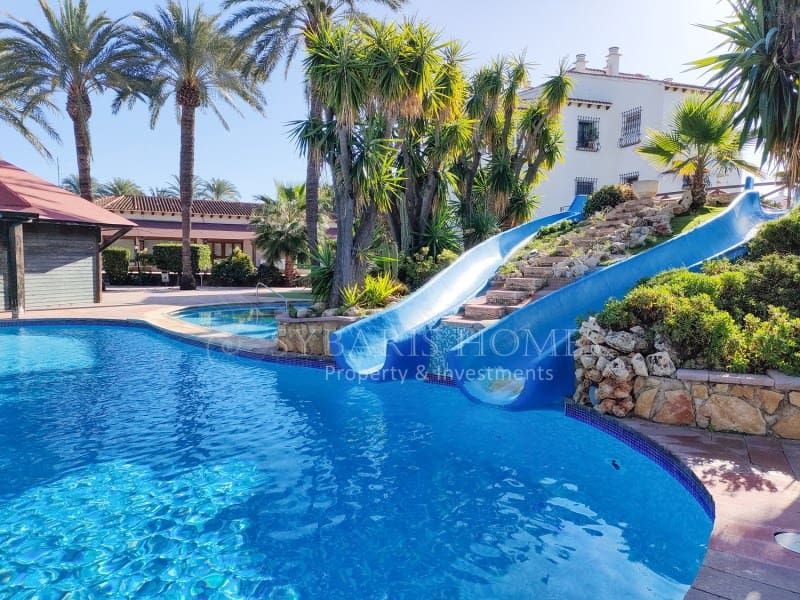 Casa de 3 habitaciones en Dénia en venta con piscina - 399.900 € (Ref: 10003617)