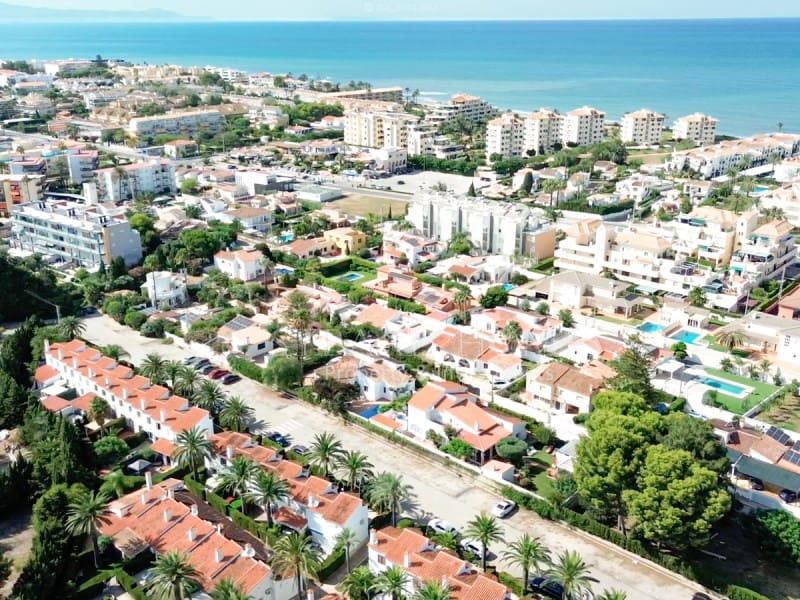 Casa de 3 habitaciones en Dénia en venta con piscina - 399.900 € (Ref: 10003617)