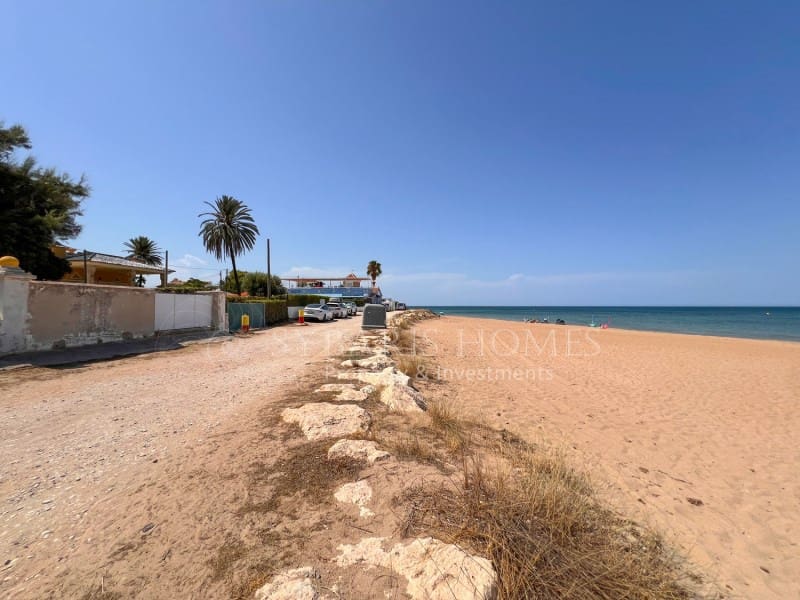 Chalet de 2 habitaciones en Els Poblets en venta con garaje - 425.000 € (Ref: 10017242)