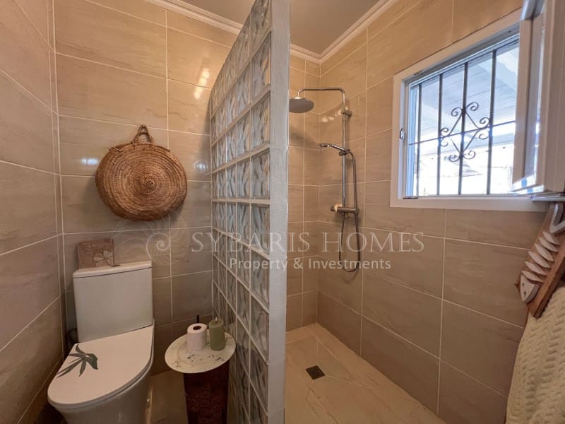 Chalet de 2 habitaciones en Els Poblets en venta con garaje - 425.000 € (Ref: 10017242)