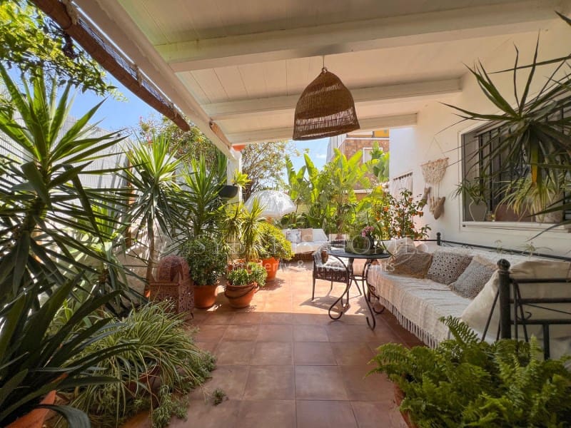 Chalet de 2 habitaciones en Els Poblets en venta con garaje - 425.000 € (Ref: 10017242)