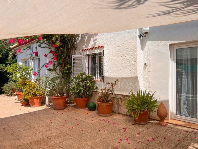 Chalet de 2 habitaciones en Els Poblets en venta con garaje - 425.000 € (Ref: 10017242)