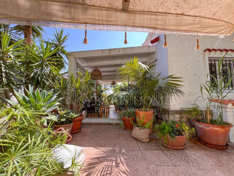 Chalet de 2 habitaciones en Els Poblets en venta con garaje - 425.000 € (Ref: 10017242)