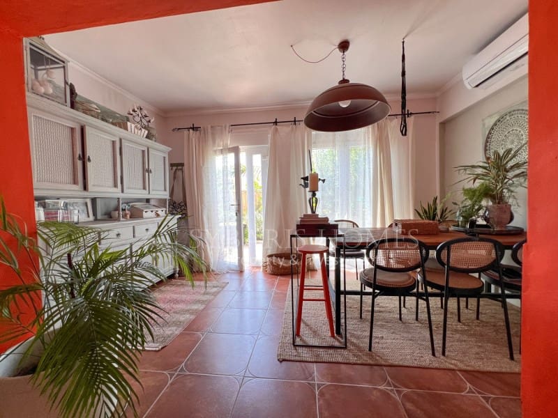 Chalet de 2 habitaciones en Els Poblets en venta con garaje - 425.000 € (Ref: 10017242)