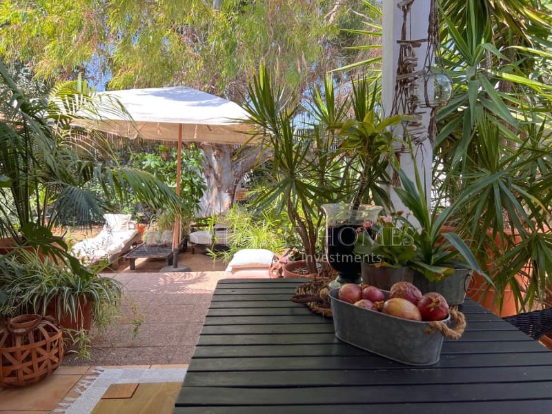 Chalet de 2 habitaciones en Els Poblets en venta con garaje - 425.000 € (Ref: 10017242)